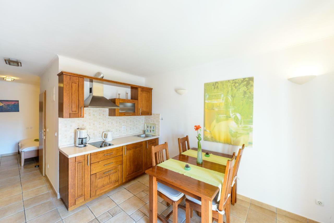 Apartments Petar ツァヴタット エクステリア 写真